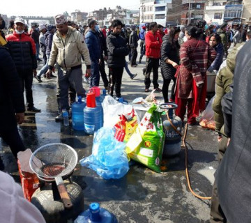 कोटेश्वरमा बन्दकर्ता र प्रहरीबीच ठेलमठेल